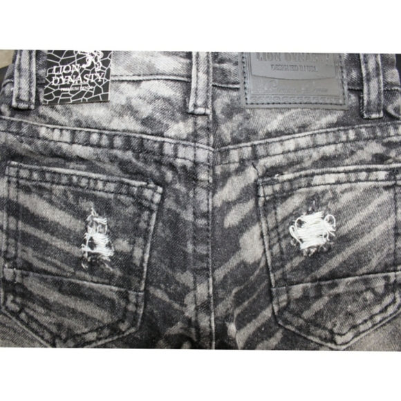 Boys Lion Dynasty Studded Destroyed Bleached Short - Picture 6 of 7